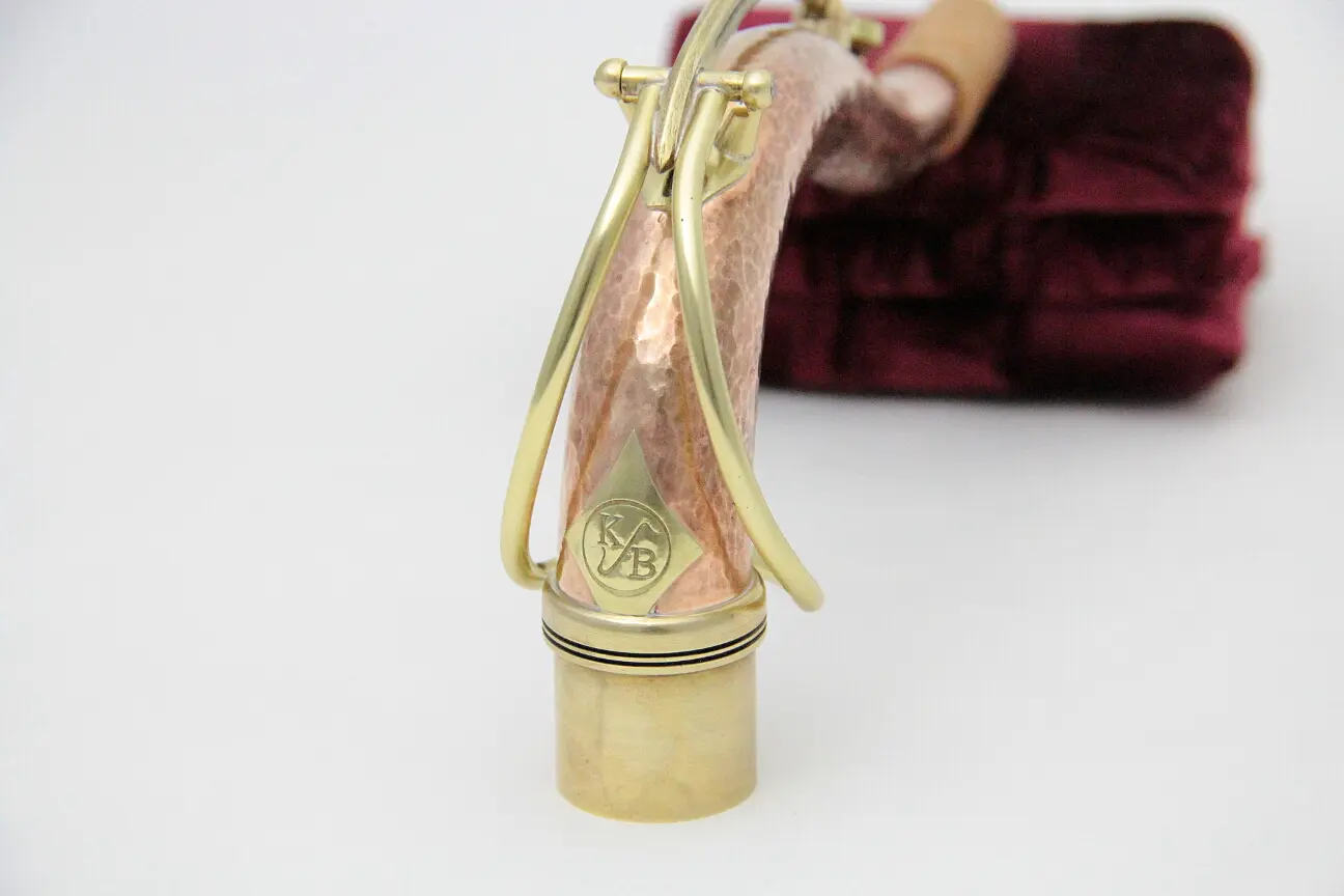 【ks0930】KB Neck Vanguard Model Vanguard hand hammered bronze tenor sax neck - KB Sax